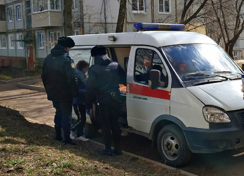 Я в детстве спрятался в шкафу