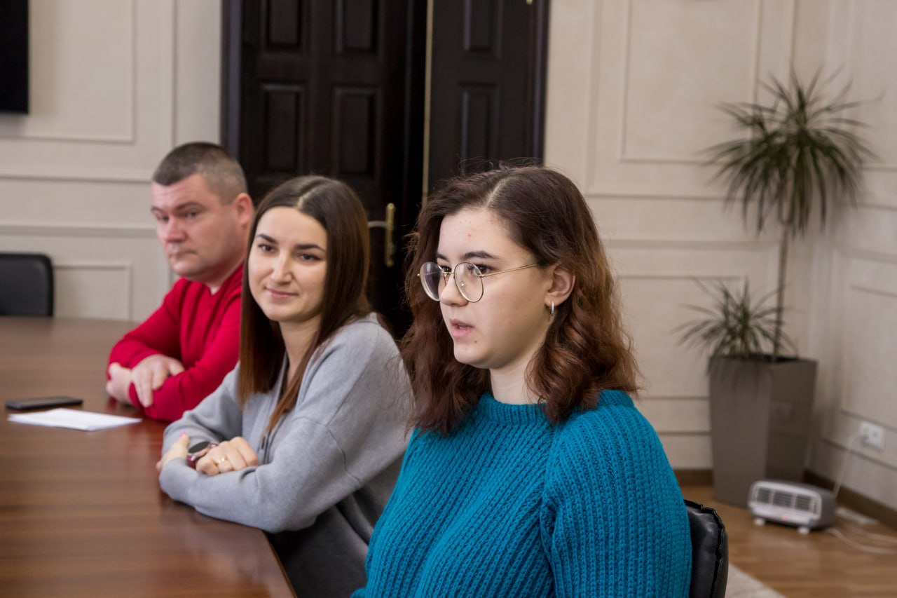 В Благовещенске наградили девушек, которые спасли несколько жизней - 2x2.su картинка 2