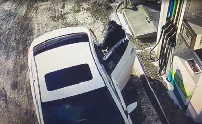 Видео: благовещенка, взорвавшаяся в автомобиле, облила бензином салон - 2x2.su