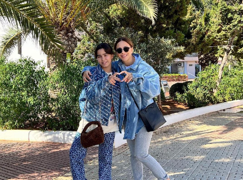 Фото 10-летней дочки Ани Лорак обсуждают в Сети: девочка похожа на маму - 2x2.su