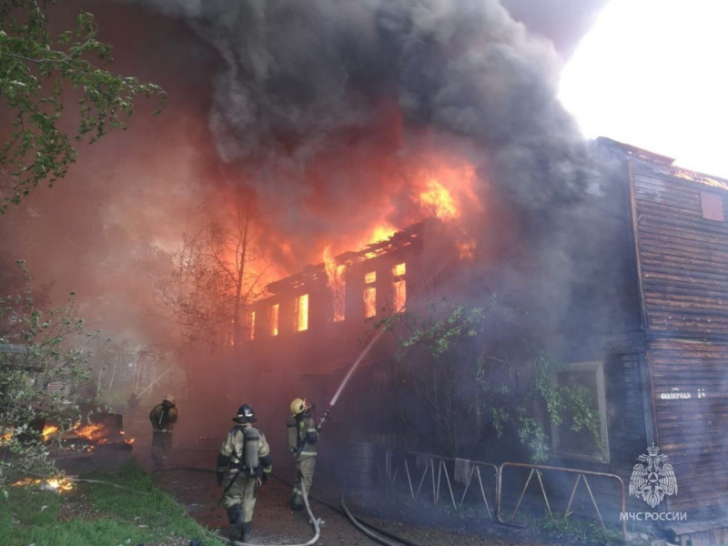 фото пожар дом сгорел