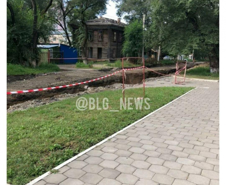 В Благовещенске жители домов в переулке Рёлочном пожаловались на затянувшийся ремонт - 2x2.su