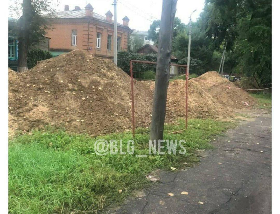 В Благовещенске жители домов в переулке Рёлочном пожаловались на затянувшийся ремонт - 2x2.su картинка 2