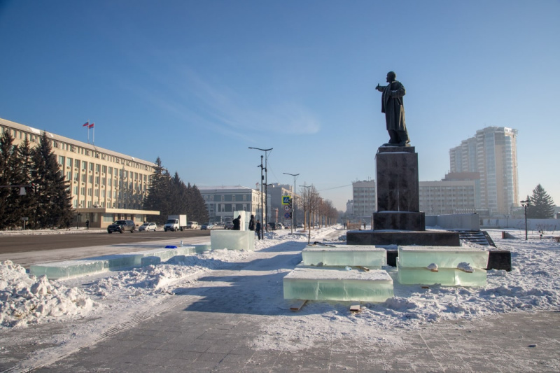 В Благовещенске на площади Ленина готовятся создавать ледовые скульптуры  - 2x2.su