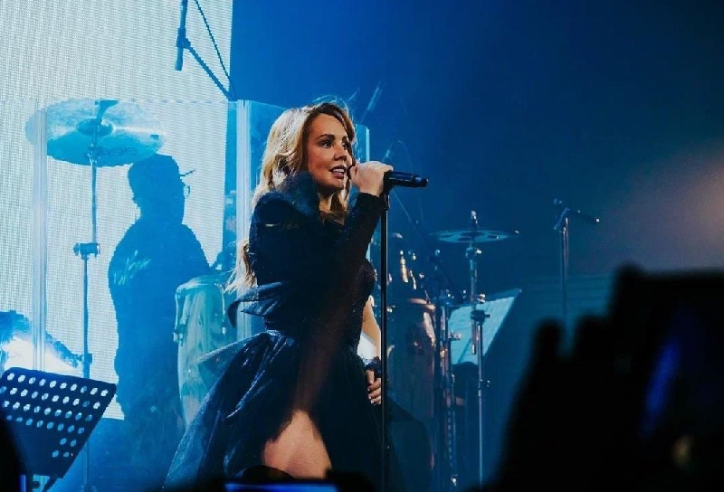 Певица МакSим извинилась перед поклонниками за сорванный концерт в Сочи