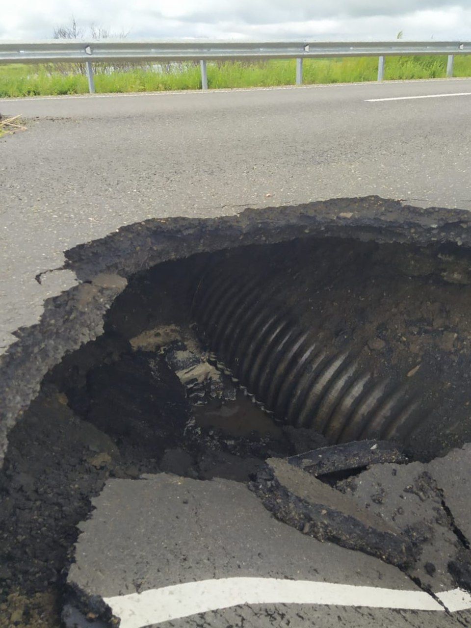 Из-за сильных дождей в Приамурье жители нескольких сёл остались без транспортного сообщения - 2x2.su картинка 2