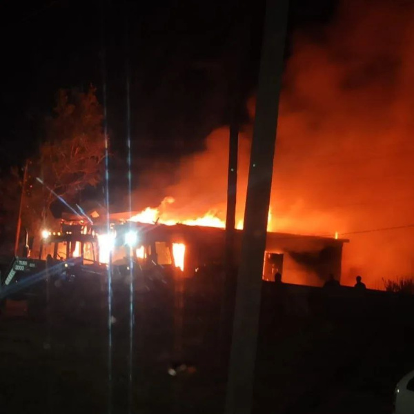 Шок и отчаяние: семье из амурского села требуется помощь после пожара, где сгорело всё их имущество 