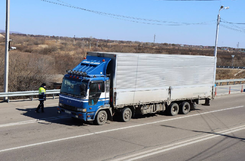 На амурских дорогах с 1 апреля ограничат движение большегрузов
