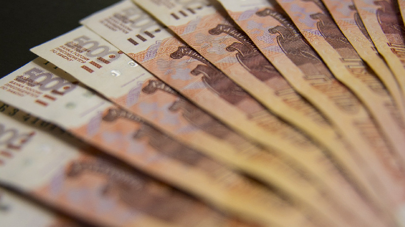 Сотрудница банка в Приамурье отдала мошенникам 36,5 тысячи рублей - 2x2.su