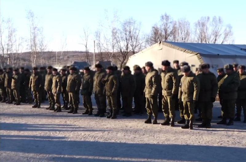 Губернатор Приамурья поручил оперативно обрабатывать все запросы о помощи от семей мобилизованных - 2x2.su