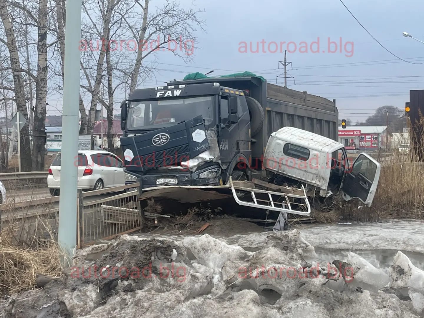 В жёсткой аварии с большегрузом в Чигирях пострадал водитель иномарки - 2x2.su картинка 2