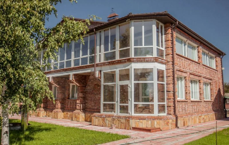 В Благовещенске продают роскошный особняк за 100 миллионов рублей - 2x2.su