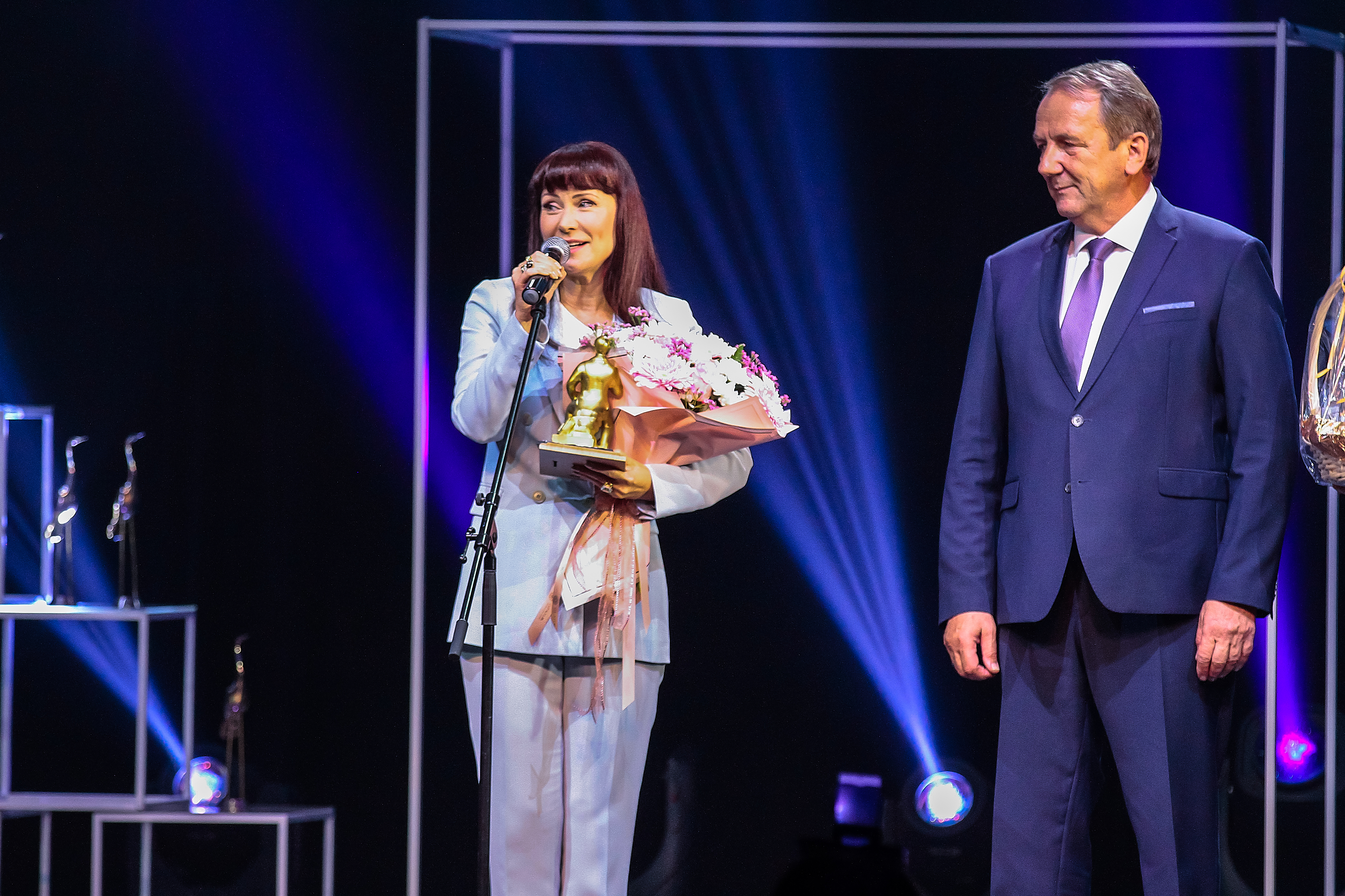 Награды юбилейной «Амурской осени» получили Фёдор Добронравов и Нонна Гришаева - 2x2.su картинка 3