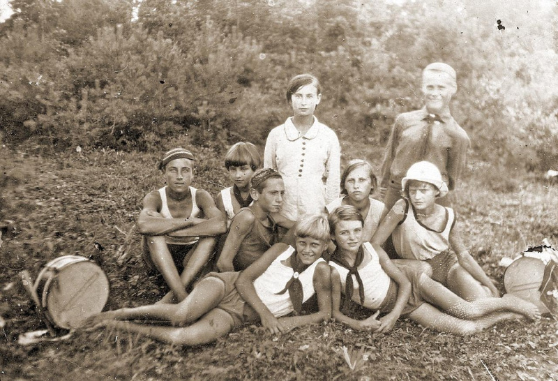 Опубликованы архивные фото первых пионерских лагерей Приамурья - 2x2.su