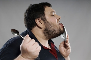 В Британии скончался самый толстый 400-килограммовый мужчина - 2x2.su