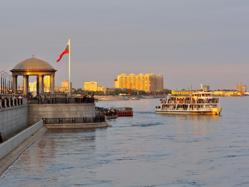 «На минуту представила самое страшное»: благовещенка поблагодарила людей, спасших её мужа на набережной - 2x2.su