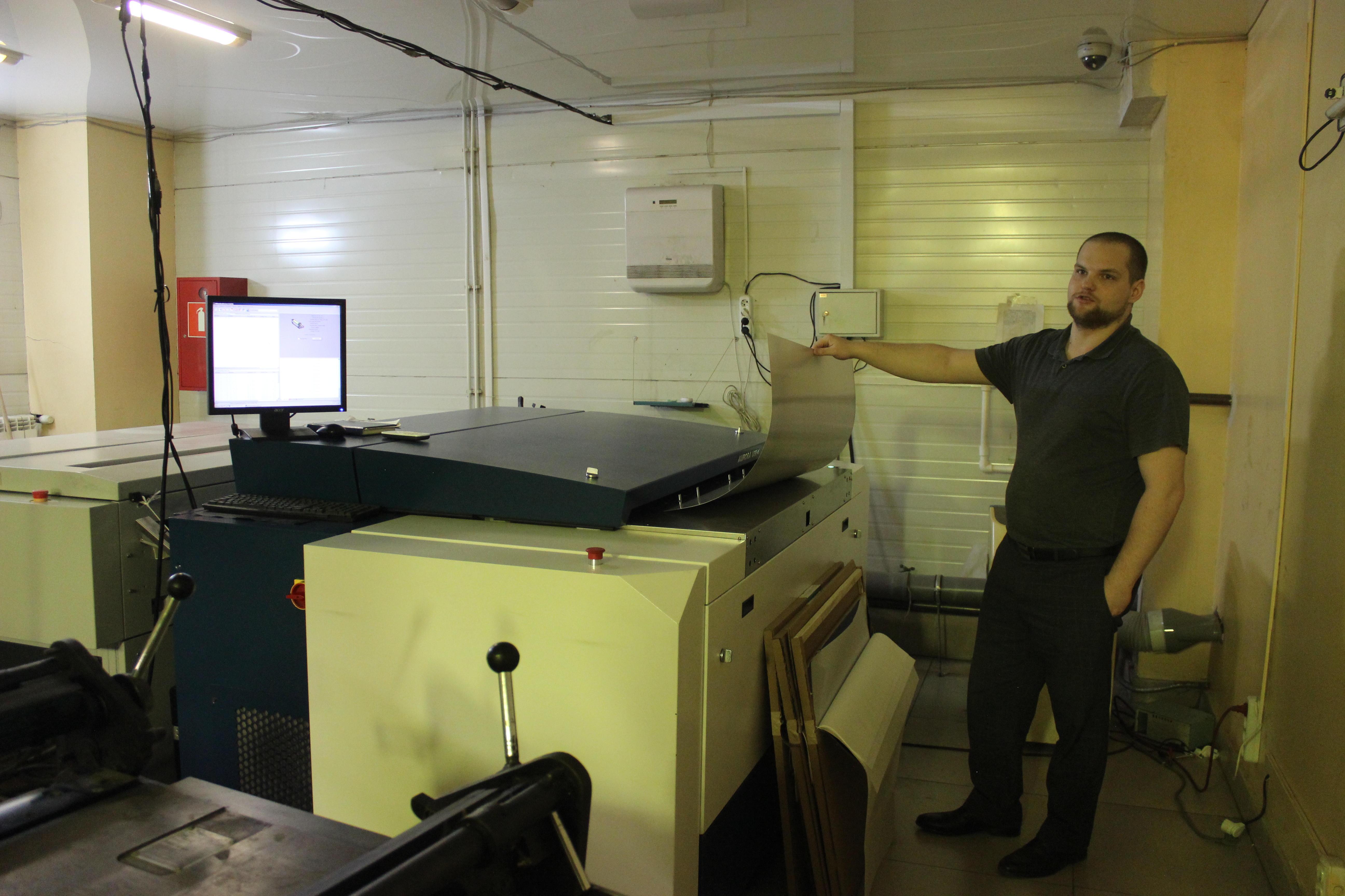 Типография изнутри: где и как печатают газеты, визитки, альбомы и книги для всего Приамурья - 2x2.su картинка 7