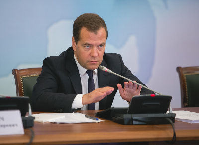 Дмитрий Медведев предложил дать малому бизнесу налоговые льготы - 2x2.su