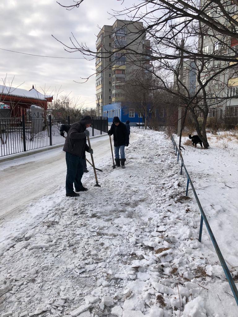 Скользим и вязнем: почему каждый снегопад в Благовещенске оборачивается катастрофой - 2x2.su картинка 2