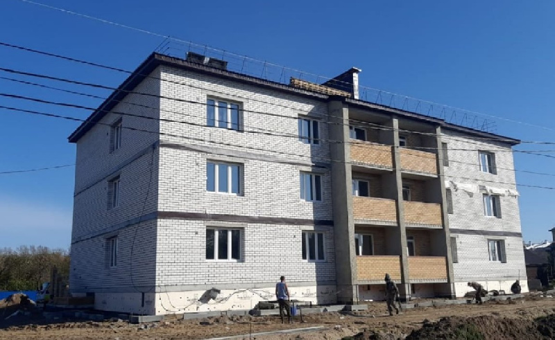 В Тамбовском районе почти достроили дом для бюджетников и сотрудников агрокомплекса  - 2x2.su