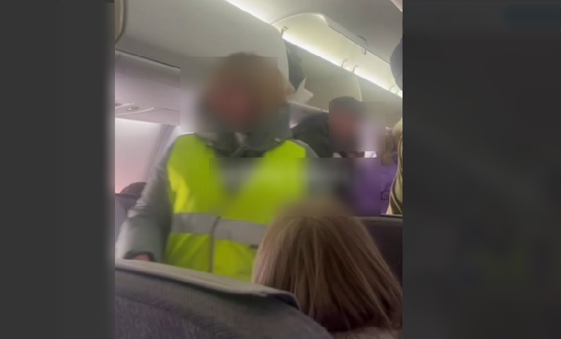 Пассажиру самолета рейса Петропавловск-Камчатский – Благовещенск стало плохо в полёте - 2x2.su