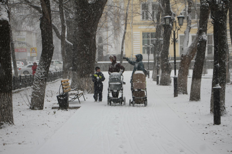 В Зее для уборки улиц от снега организовали двухдневный общегородской субботник