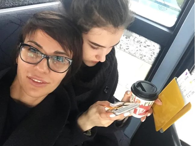 СМИ рассказали о жизни семьи актёра Владимира Турчинского  - 2x2.su картинка 3