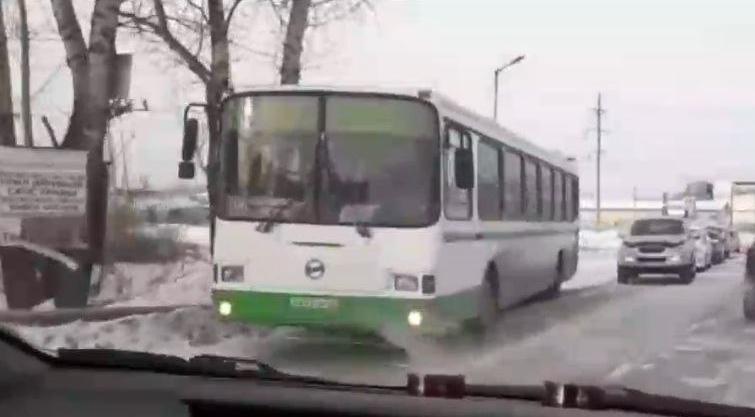 В Чигирях водитель автобуса насмерть сбил пенсионерку