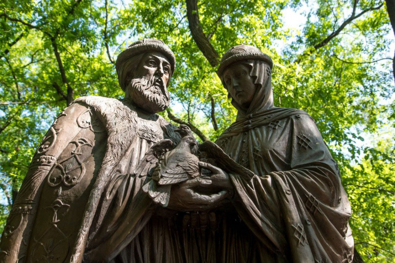 Олег Имамеев предложил из-за ремонта АОДНТ перенести памятник Петру и Февронии - 2x2.su