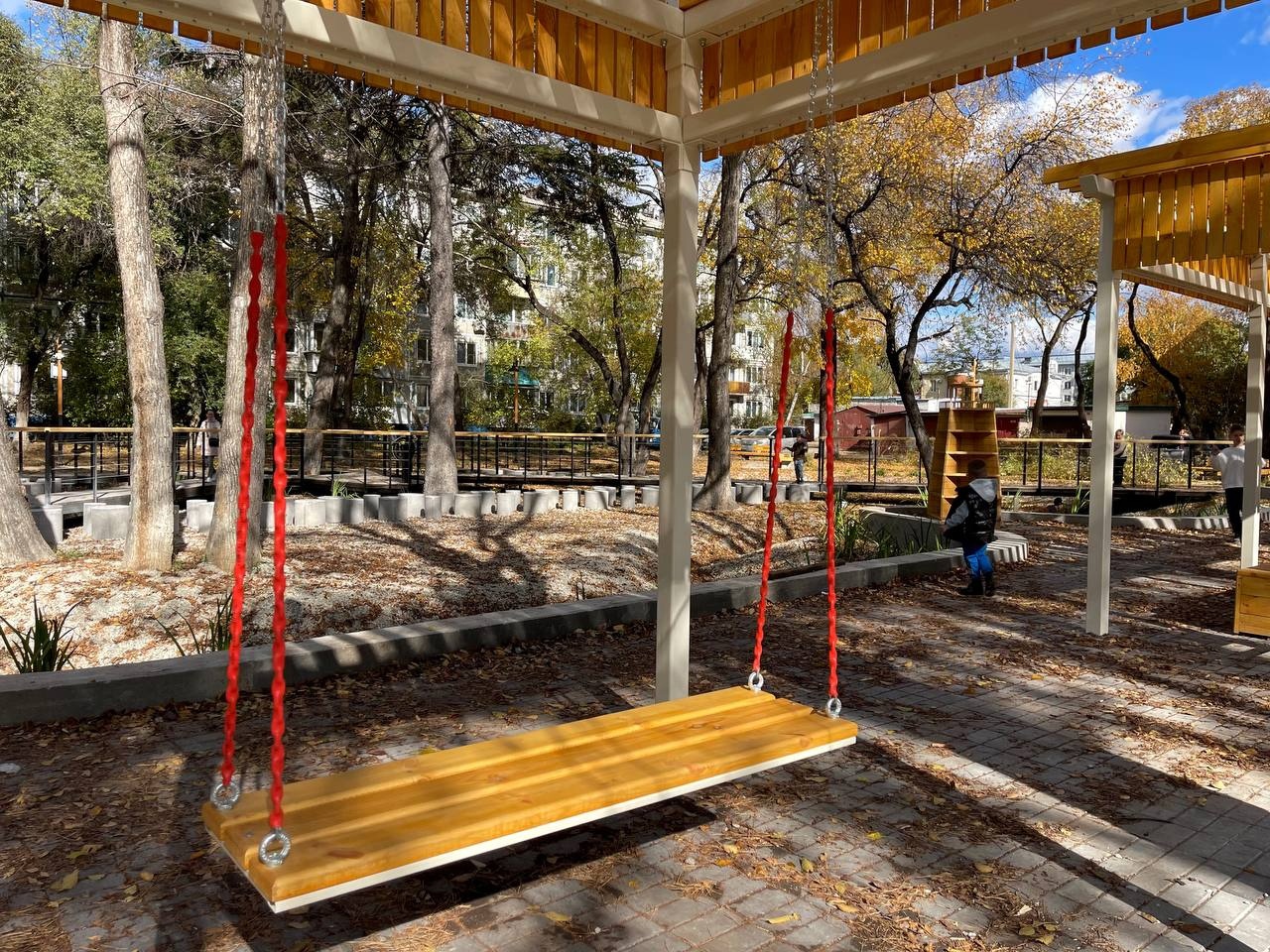 Морской бой и книжный маяк: в выходные торжественно откроют обновлённый сквер водников в Благовещенске  - 2x2.su картинка 5