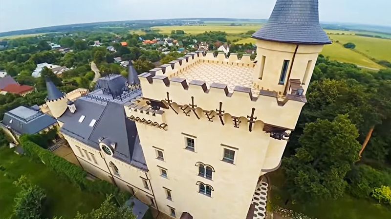 6 интересных фактов и фото замка Галкина* и Пугачевой: дом за 700 миллионов рублей