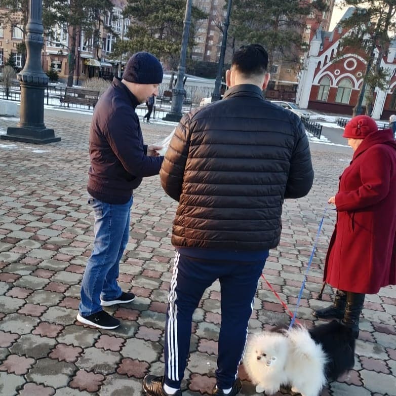 «Не в том месте»: в Благовещенске на набережной «ловили» собачников - 2x2.su картинка 2